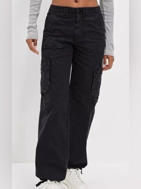 American Eagle NWT Wide Baggy Leg Cargo Pants in Black with Stretch Pockets 14